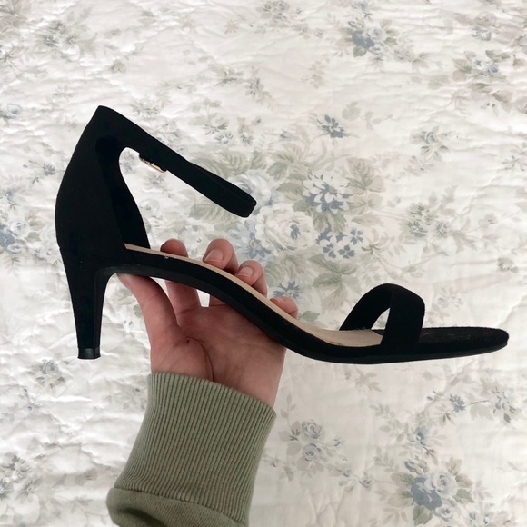 Old Navy Faux-Suede Skinny Heels in Black Size 7.5 - Picture 6 of 11